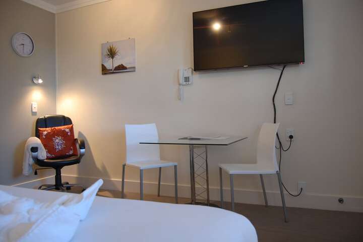 Room 5 of 20
