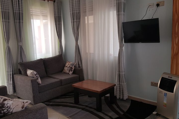 Room 5 of 12