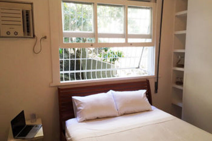 Room 10 of 17