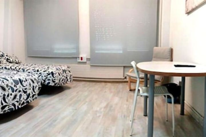 Room 8 of 32
