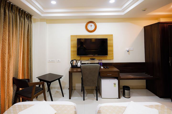 Room 17 of 28