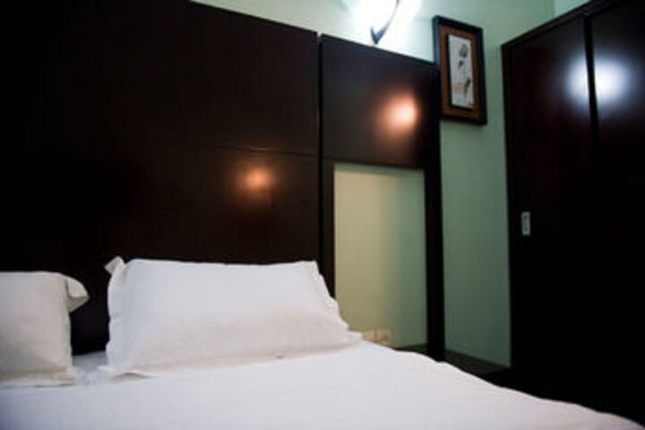 Room 8 of 22