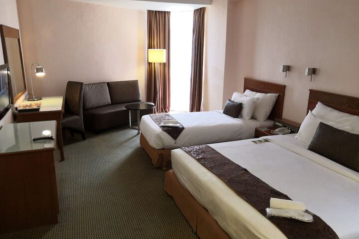 Room 7 of 40
