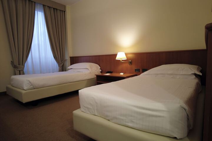 Room 19 of 73