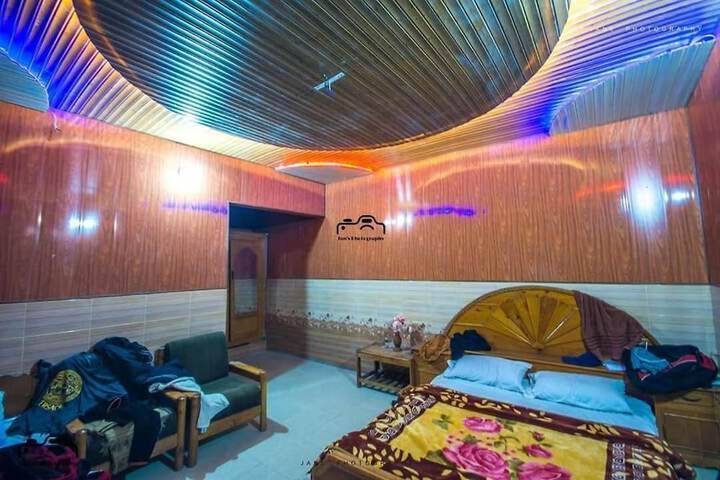 Room 4 of 21