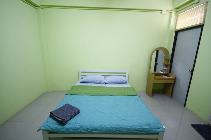 Room 4 of 15