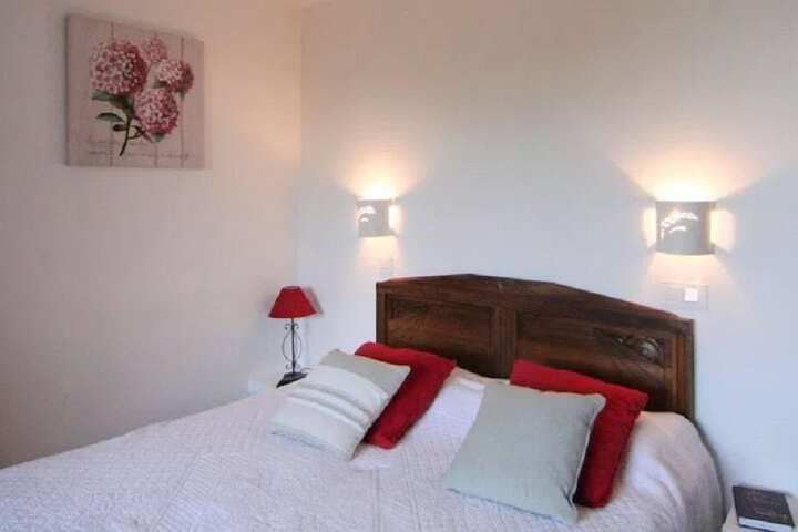 Room 10 of 38
