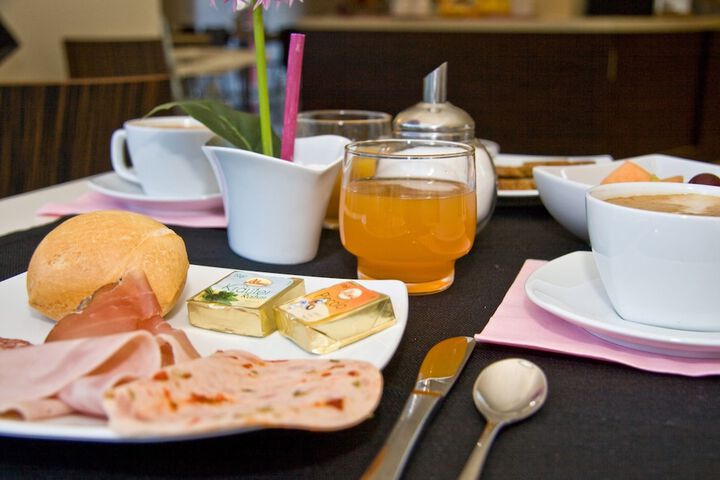 Breakfast/Coffee Service 10 of 20
