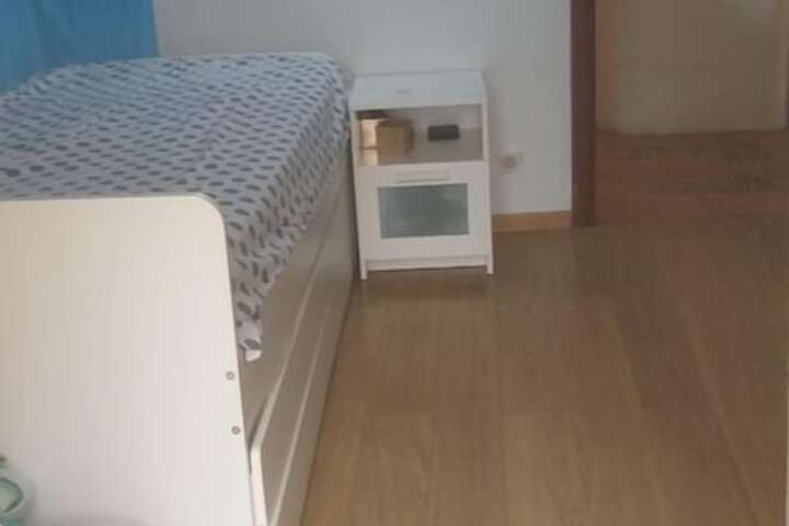 Room 13 of 32