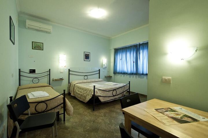 Room 9 of 35