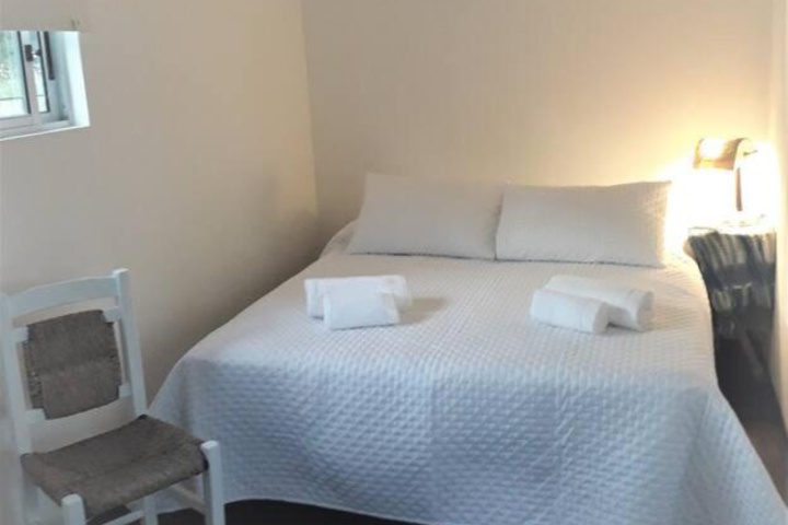 Room 4 of 16