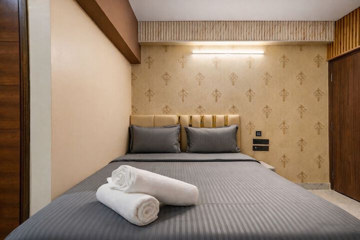 Room 4 of 35