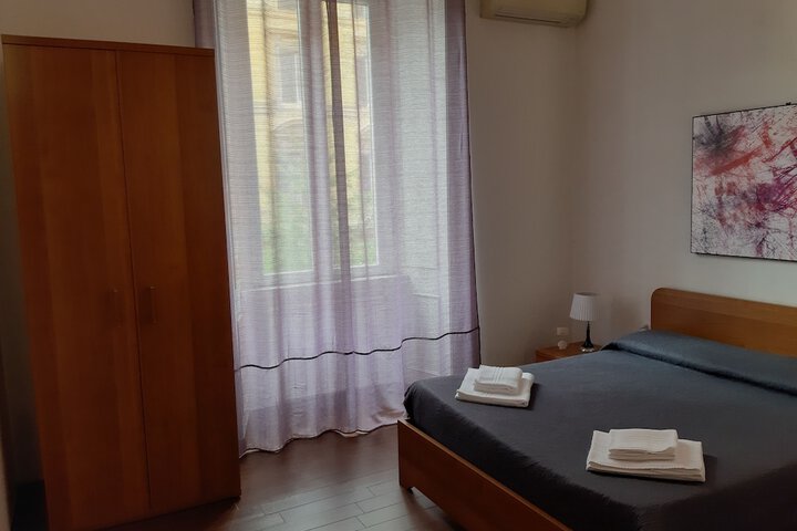 Room 10 of 36