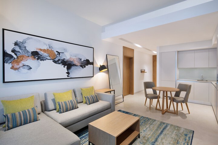 Room 32 of 35