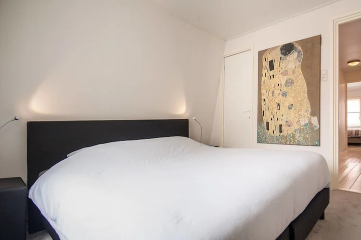 Room 5 of 13