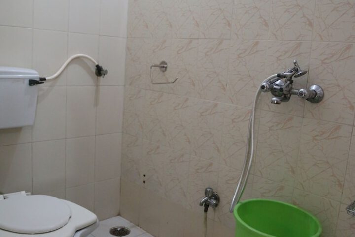 Room 6 of 7