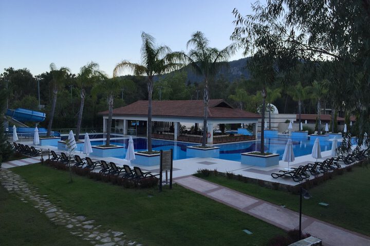 Hotel with Pool