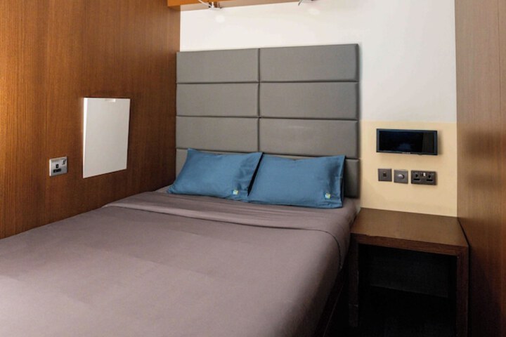 Room 12 of 23