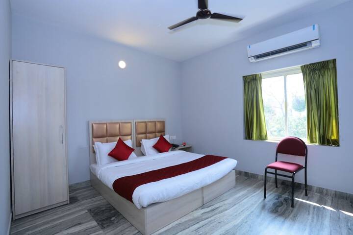 Room 20 of 38