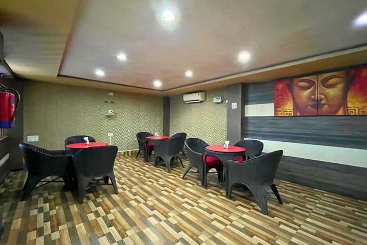 Dining 60 of 94