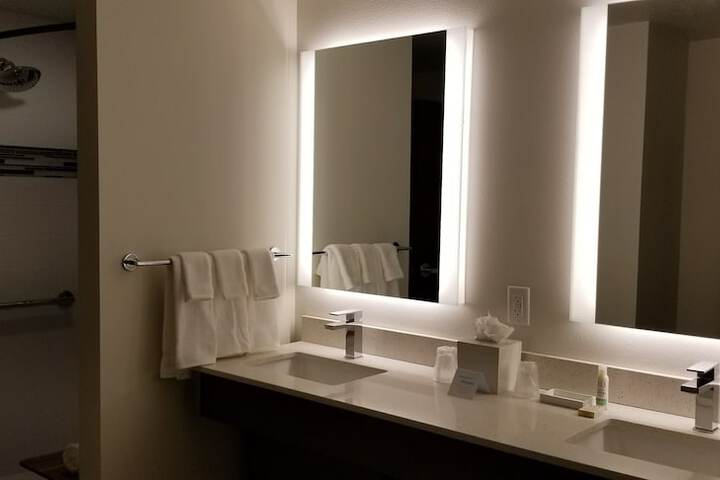 Room 25 of 79