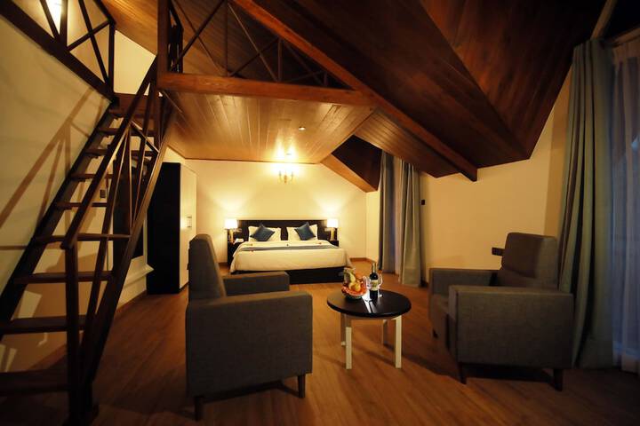 Room 6 of 33