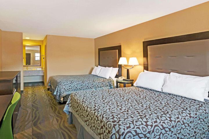 Double Accessible King Size Bed (3 of 4)