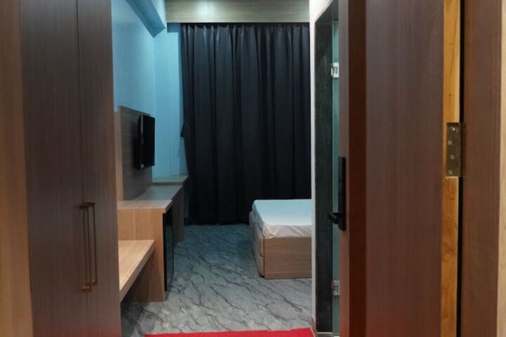 Viraj International Hotel