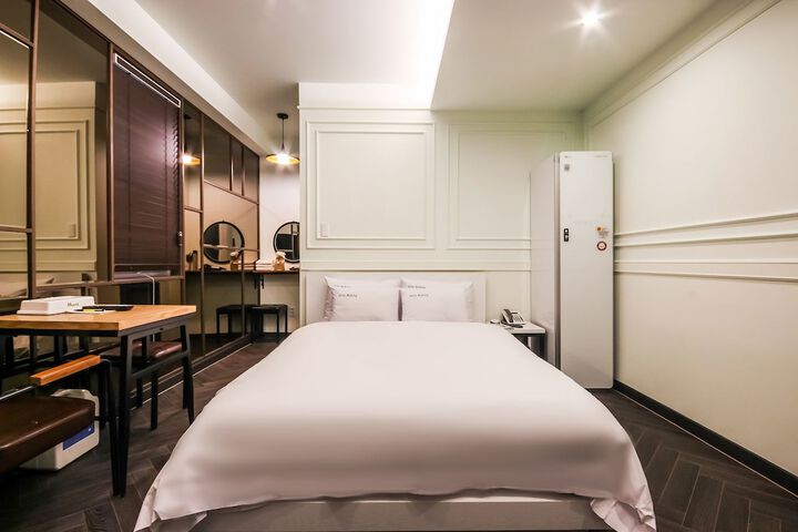 Room 31 of 37