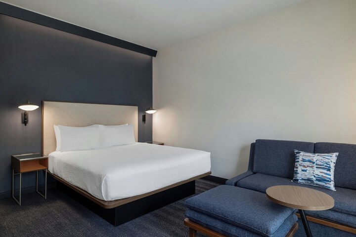 Room 8 of 39