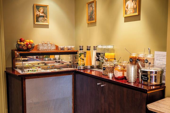 Breakfast/Coffee Service 40 of 53