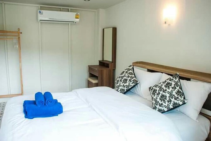 Room 3 of 37