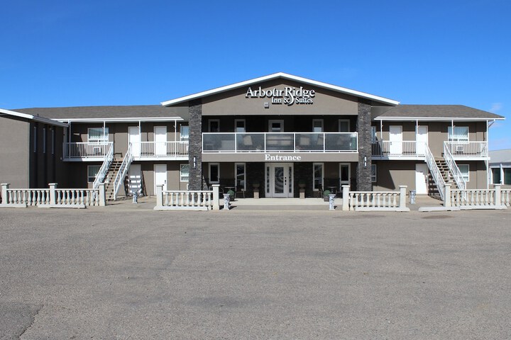 Arbour Ridge Inn & Suites