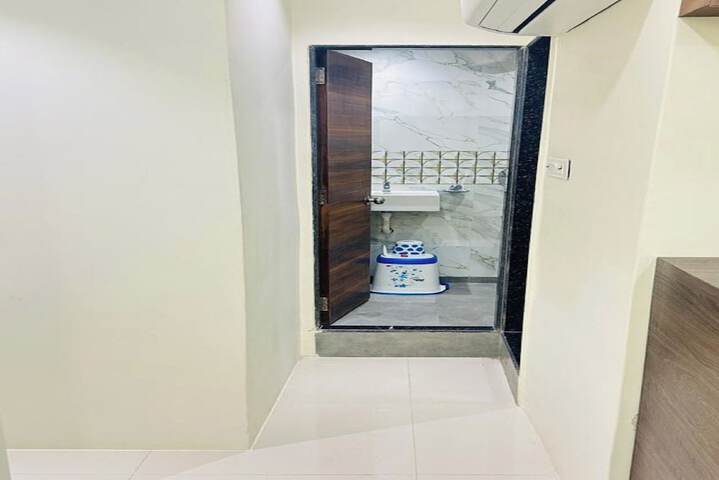 Room 16 of 21