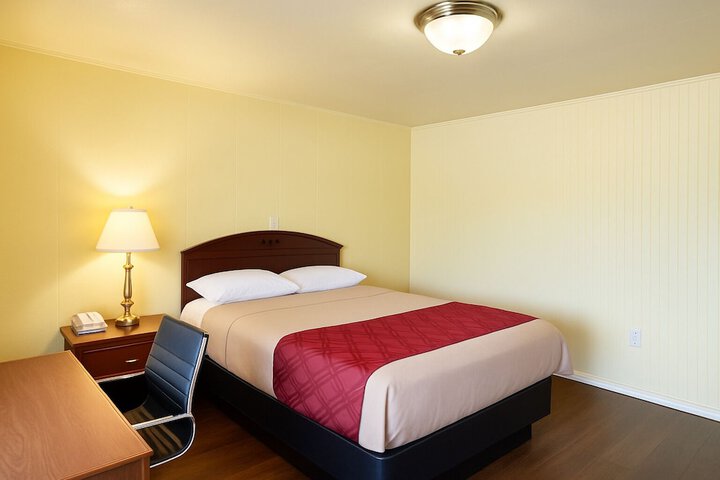 Room 3 of 8