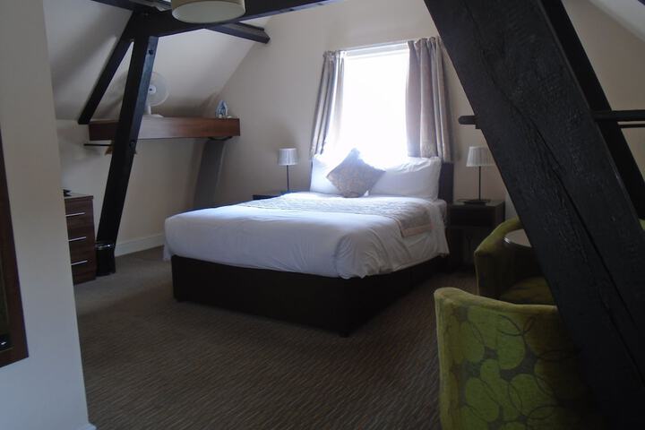 Room 10 of 46