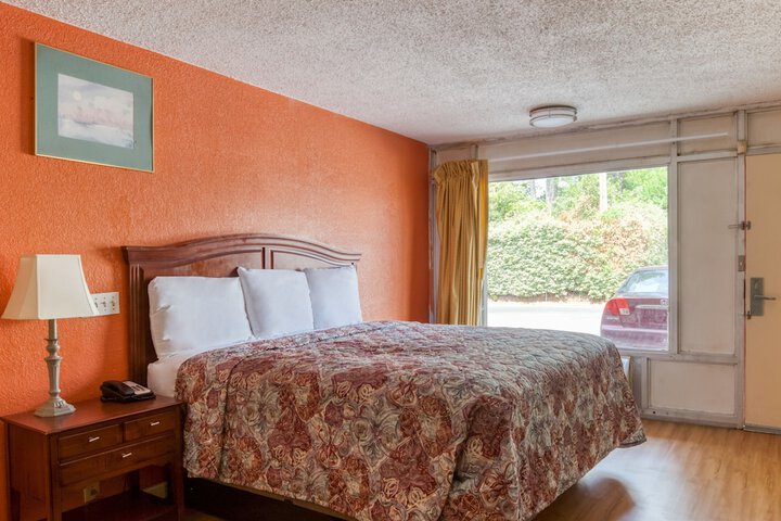 Room 17 of 29