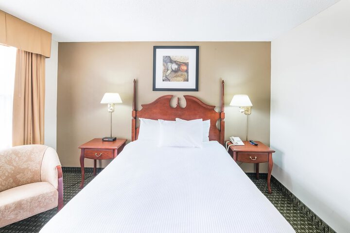 Room 13 of 90