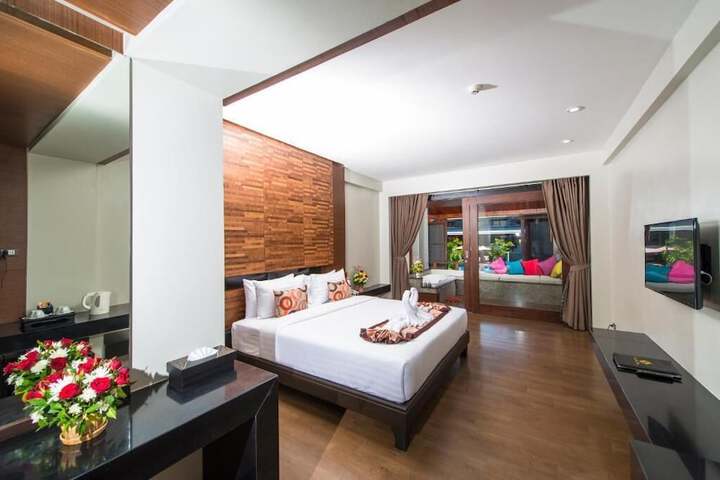 Room 27 of 233