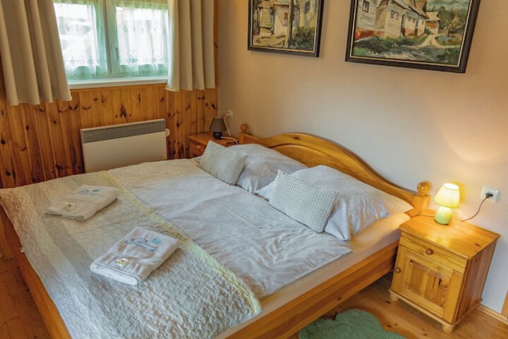 Room 2 of 35
