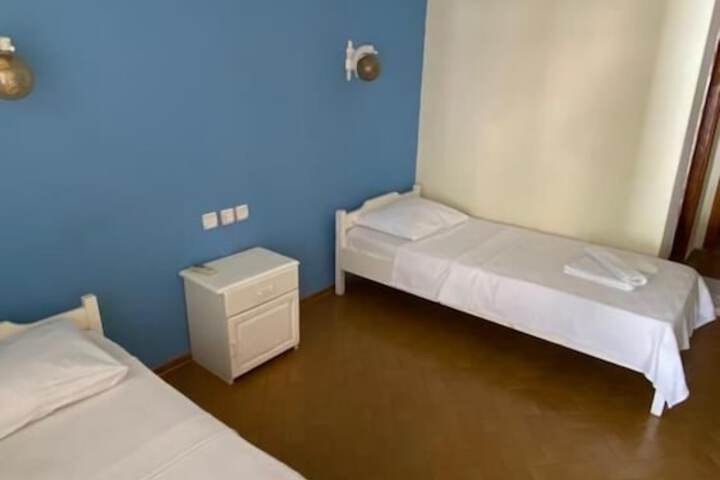 Room 3 of 16