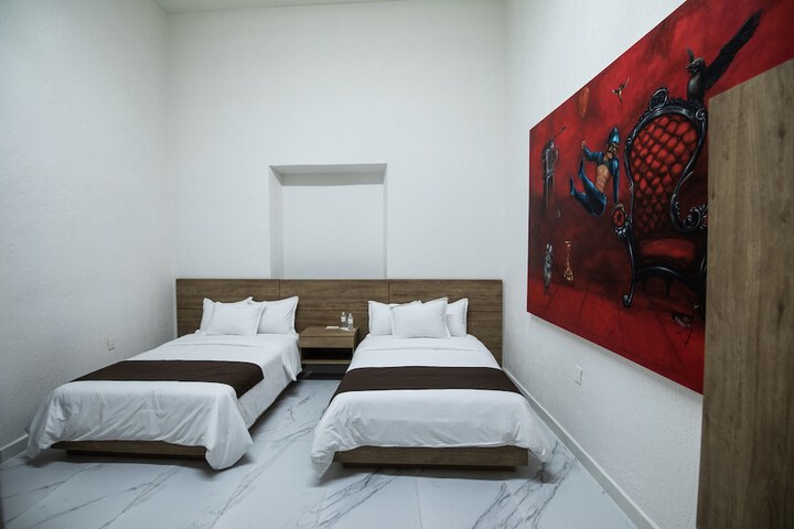 Room 3 of 23