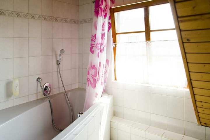 Room 15 of 32