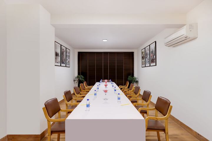 Business Center 43 of 45