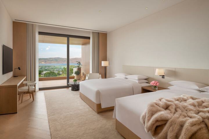 Room 17 of 48