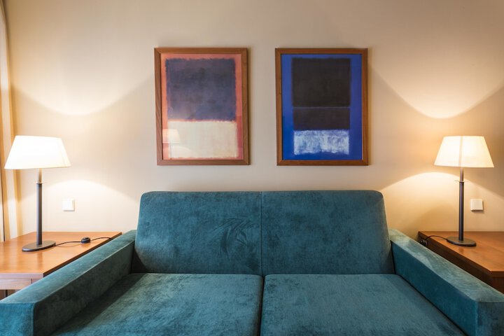Room 8 of 28