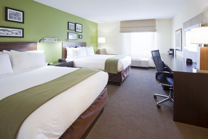 2 Double Beds Standard (1 of 4)