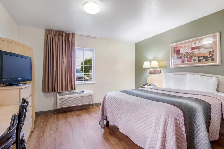 ADA Accessible Studio 1 Queen Bed (5 of 15)