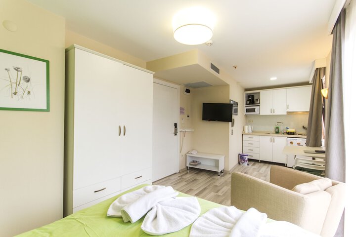 Room 12 of 30