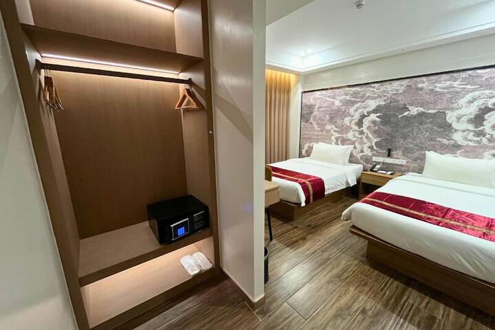 Room 10 of 38